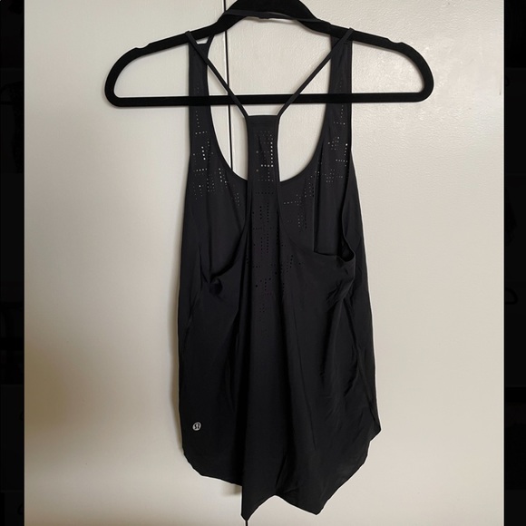 Lululemon tank top with laser cut detail - Picture 2 of 2